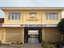 perpustakaan SMP SWASTA KARTIKA 1-4